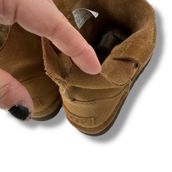 UGG Boots Size 6 Chestnut Brown Slouchy Short Suede Booties Pull on Winter FLAW - Picture 6 of 9
